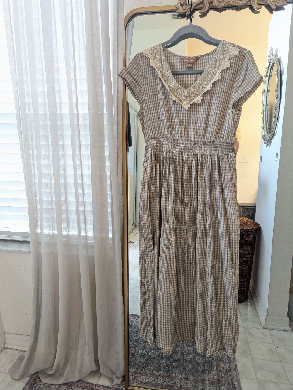 ๐ธ Vintage-Inspired April Cornell Gingham & Lace Maxi Dress ๐ธ - Picture 2 of 6